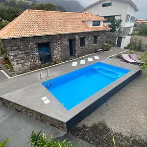 https://cottage-quinze-contemporary-designed-cottage-with-swimming-pool.madeira-islandshotels.com