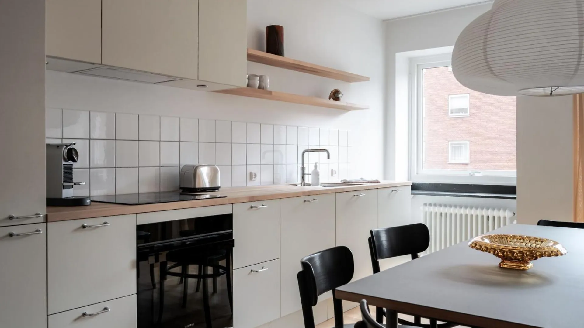 Queens Courtyard By Daniel&Jacob'S Copenhagen Apartment